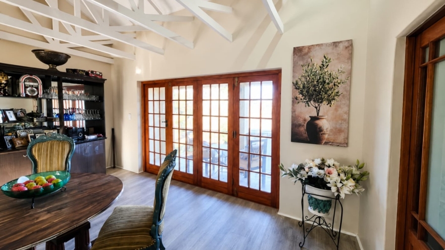 5 Bedroom Property for Sale in Stilbaai Wes Western Cape
